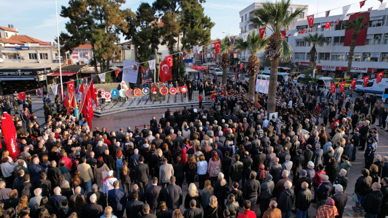 Atatürk Ayvalık'ta özlemle anıldı