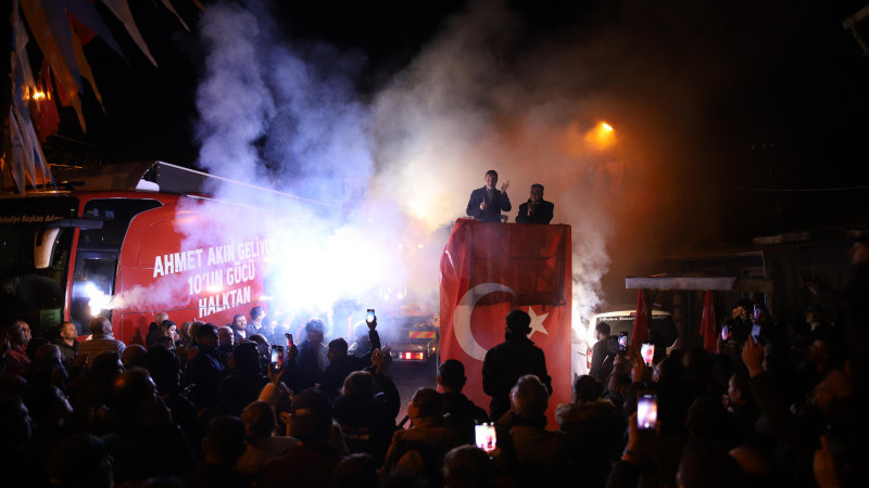 CHP’Lİ AHMET AKIN BÜYÜKŞEHİR’DE KURULAN TUZAĞI AÇIKLADI: