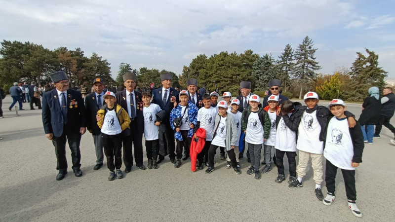 ALTIEYLÜL BELEDİYESPOR U12 TAKIMI, ATATÜRK'ÜN HUZURUNA ÇIKTI!