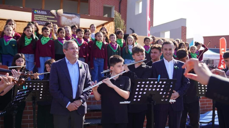 Zeytin Hasat Festivali’nde Muhteşem Bir Düet ve Coşkulu Etkinlikler